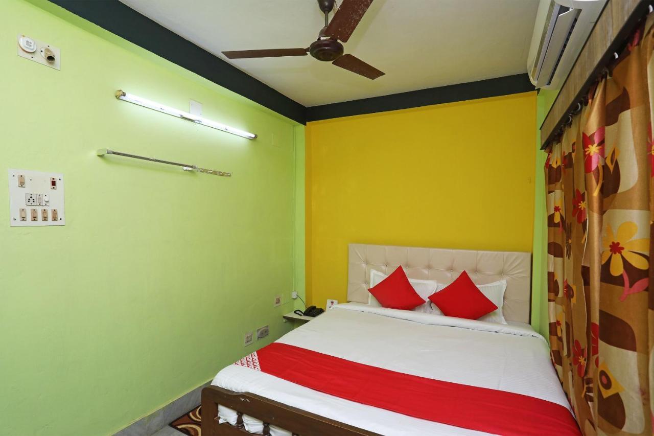 Oyo 22892 Divine Hotel